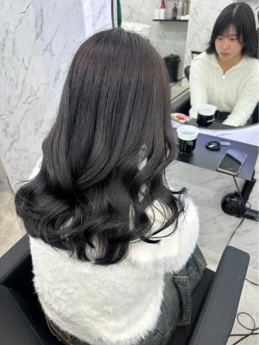 ロング カラー 黒髪 ヘアカラー トリートメント カット¥1100 ✂️MIUのヘアスタイル