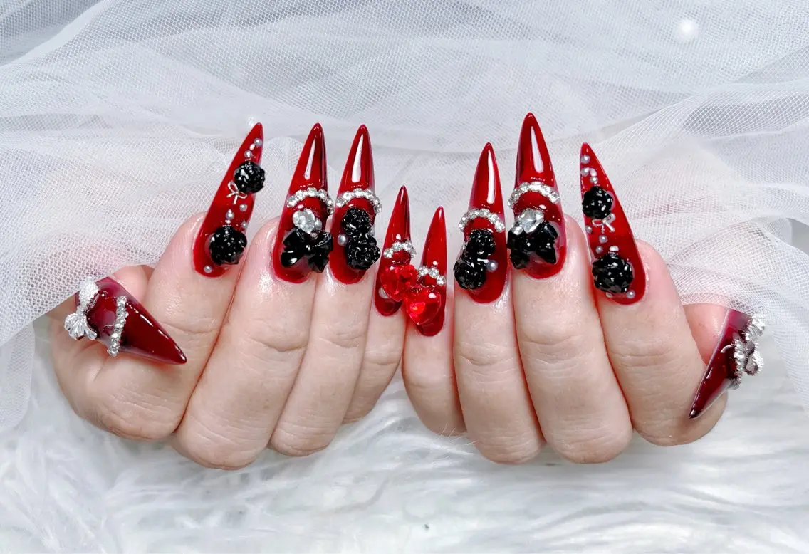 ネイル チークネイル ドット フレンチネイル グラデーション 韓国ネイル ハンドネイル Cloudy Chan Nailのネイルデザイン