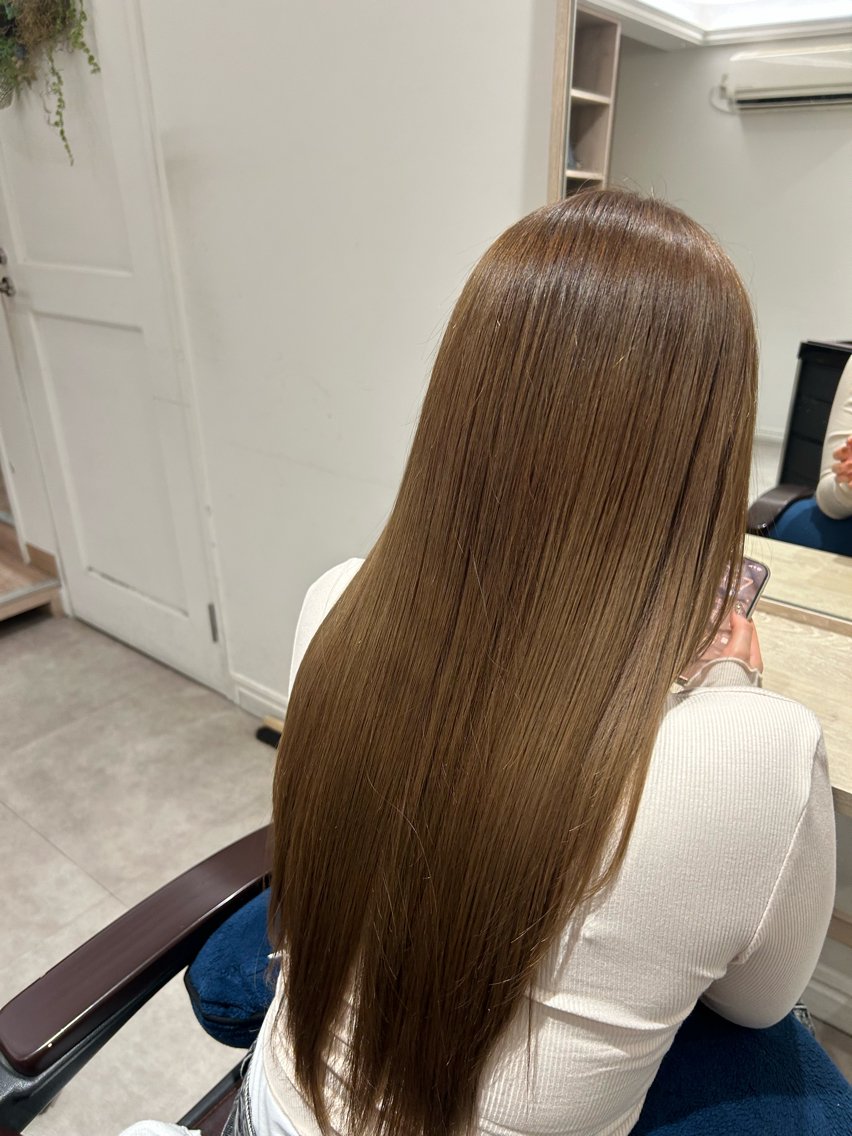 ロング カラー ベージュカラー ヘアカラー トリートメント 小池 颯希のヘアスタイル