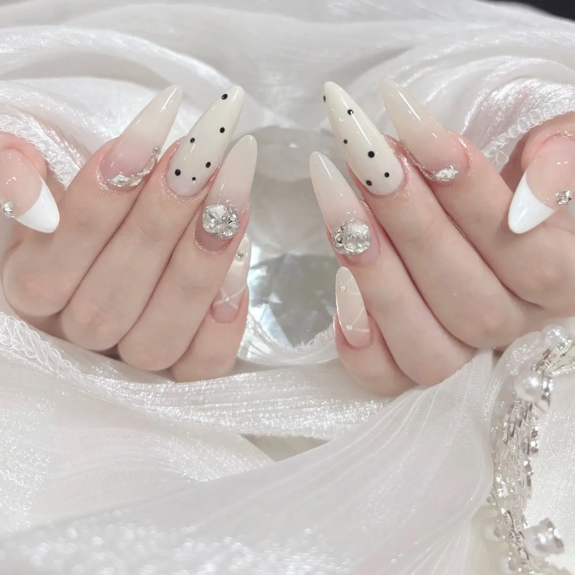 ネイル フレンチネイル ワンホンネイル ハンドネイル FLY Nail Salonのネイルデザイン