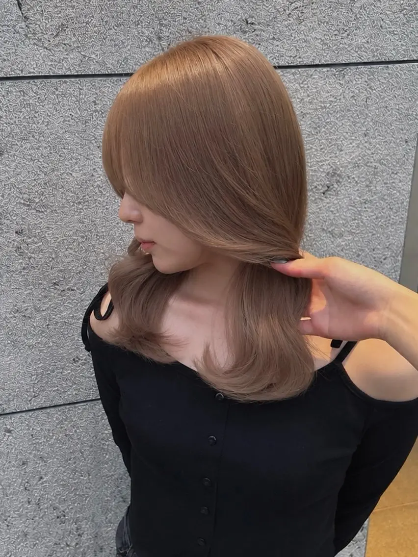 ミディアム カラー ブリーチ カット ヘアカラー トリートメント 加藤 麻夢のヘアスタイル