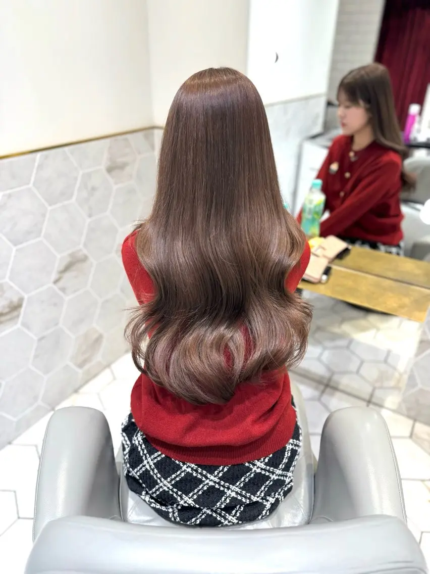 ロング カラー ベージュカラー モカベージュ costes 今井芽依のヘアスタイル