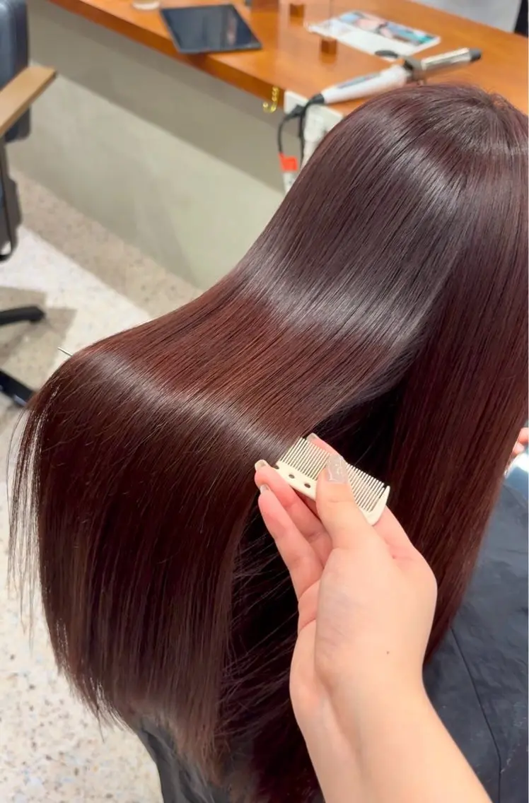 ロング カラー レッドカラー ヘアカラー なな / 堀江 / ラベンダーカラーのヘアスタイル