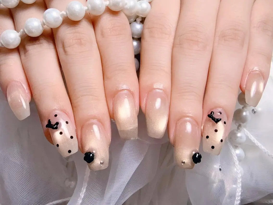 ネイル アートネイル フラッシュネイル フレンチネイル ジェルネイル ガラスフレンチ M2 BEAUTY Rikaのネイルデザイン