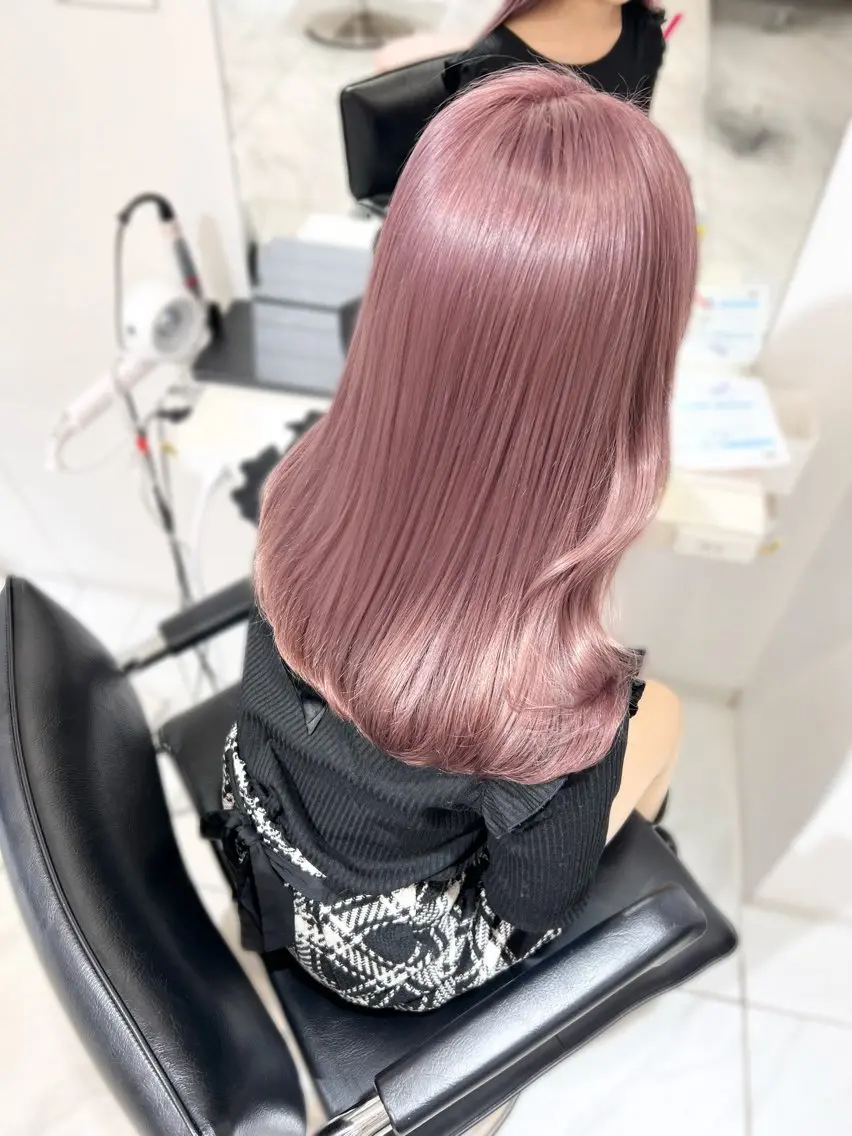 ロング カラー ベージュカラー ブリーチ ピンクカラー ピンクベージュ ヘアカラー トリートメント 盛れる顔周り🤍渋谷 Risa🎀のヘアスタイル