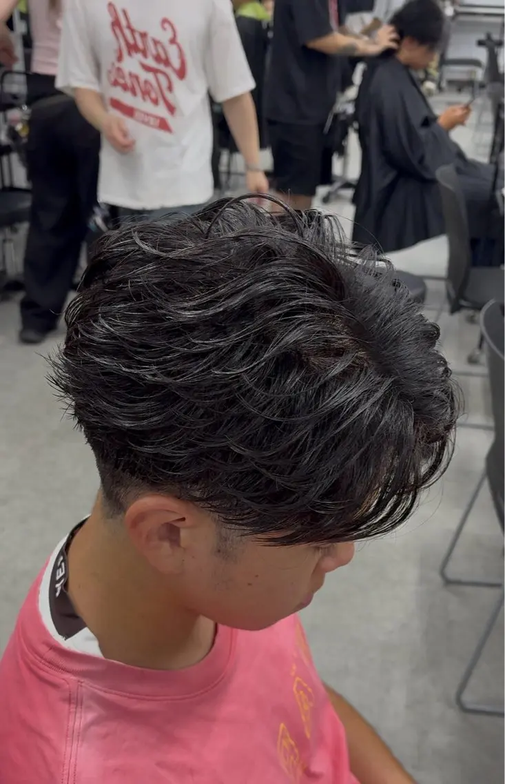 パーマ メンズ センターパート フェザーパーマ メンズハイライト メンズメッシュ マッシュ センターパート/フェ ザー🔥SHUYAのヘアスタイル