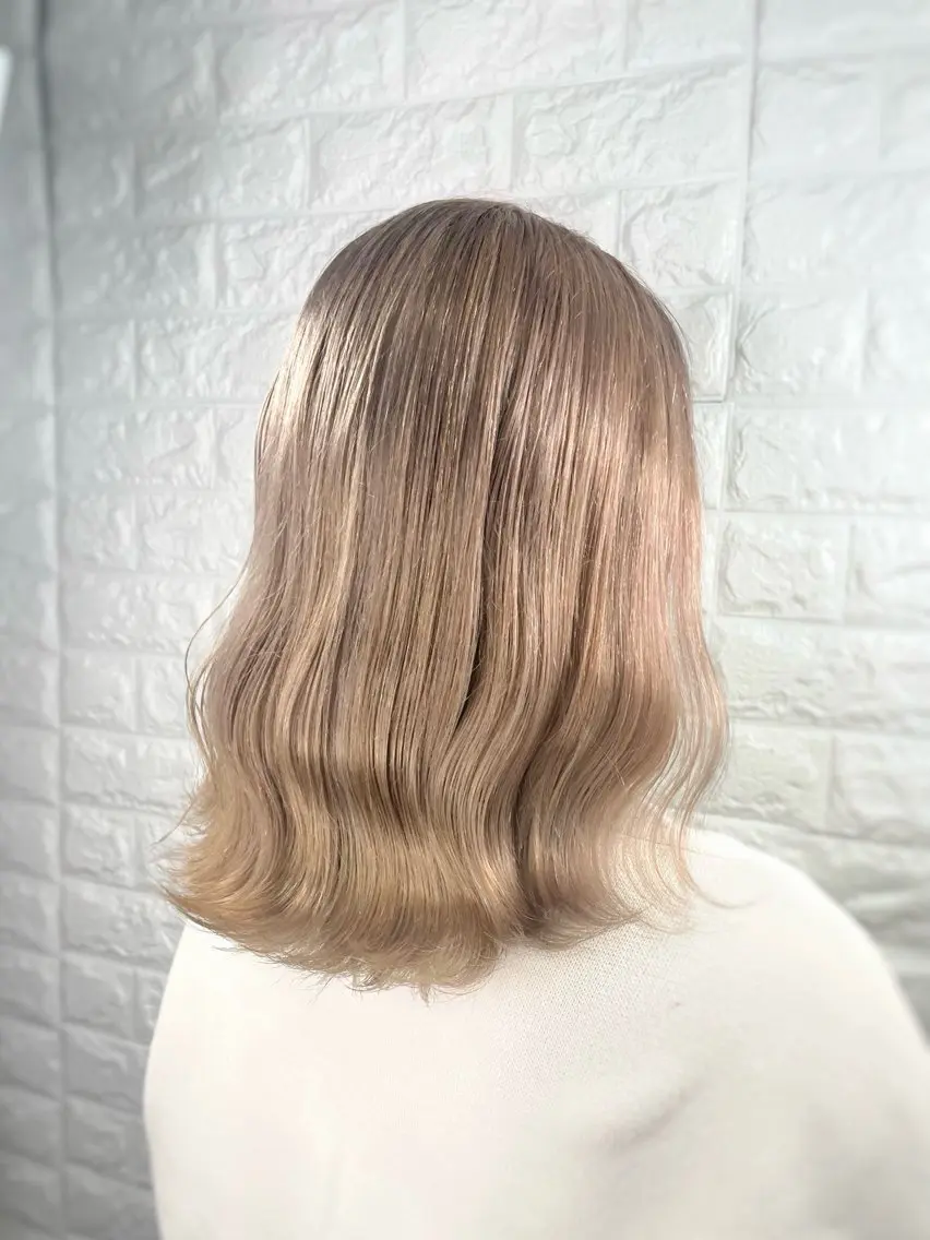 ミディアム カラー もえ こーんのヘアスタイル