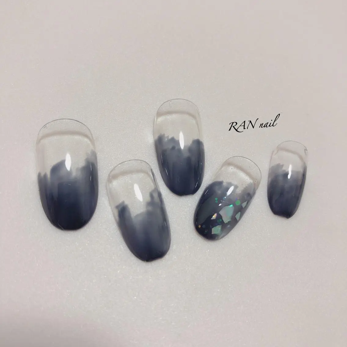ネイル フットネイル フレンチネイル キラキラネイル RAN nailのネイルデザイン