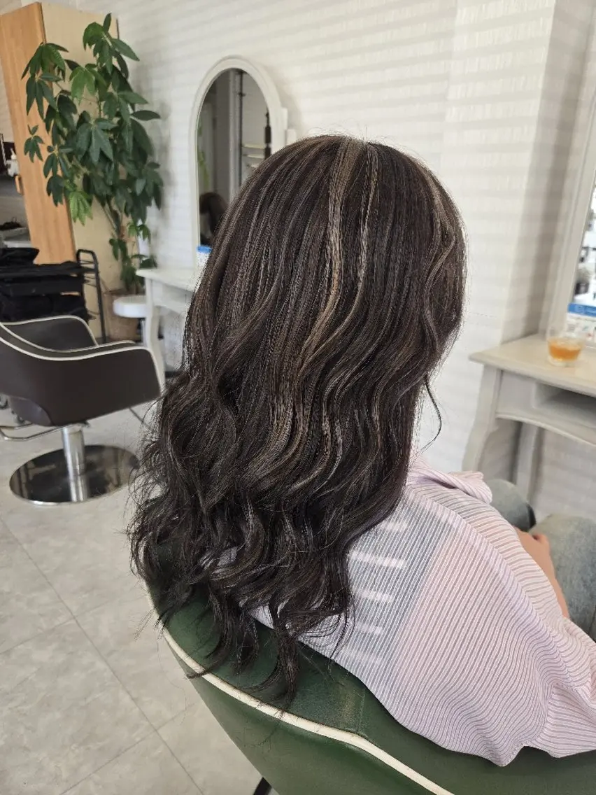 ロング ハイライト レイヤーカット カット ヘアカラー トリートメント ハイライトならお任せ 福田 将太のヘアスタイル
