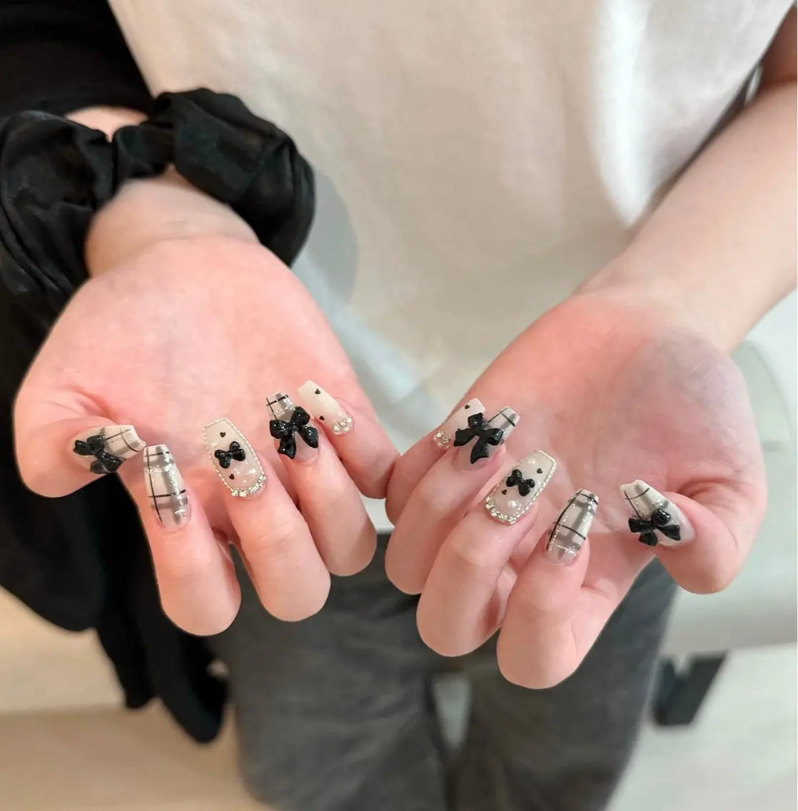 ネイル チークネイル ドット フットネイル フレンチネイル グラデーション ハンドネイル ハンドケア Nihonthy Nail 新宿のネイルデザイン