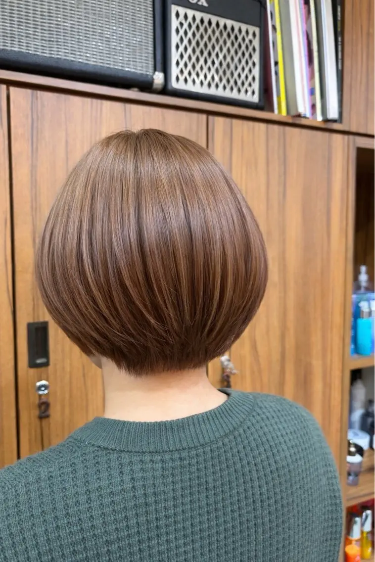 カラー ブリーチ ブラウンカラー ナチュラルブラウン 今枝莉菜 上品なツヤカラーのヘアスタイル
