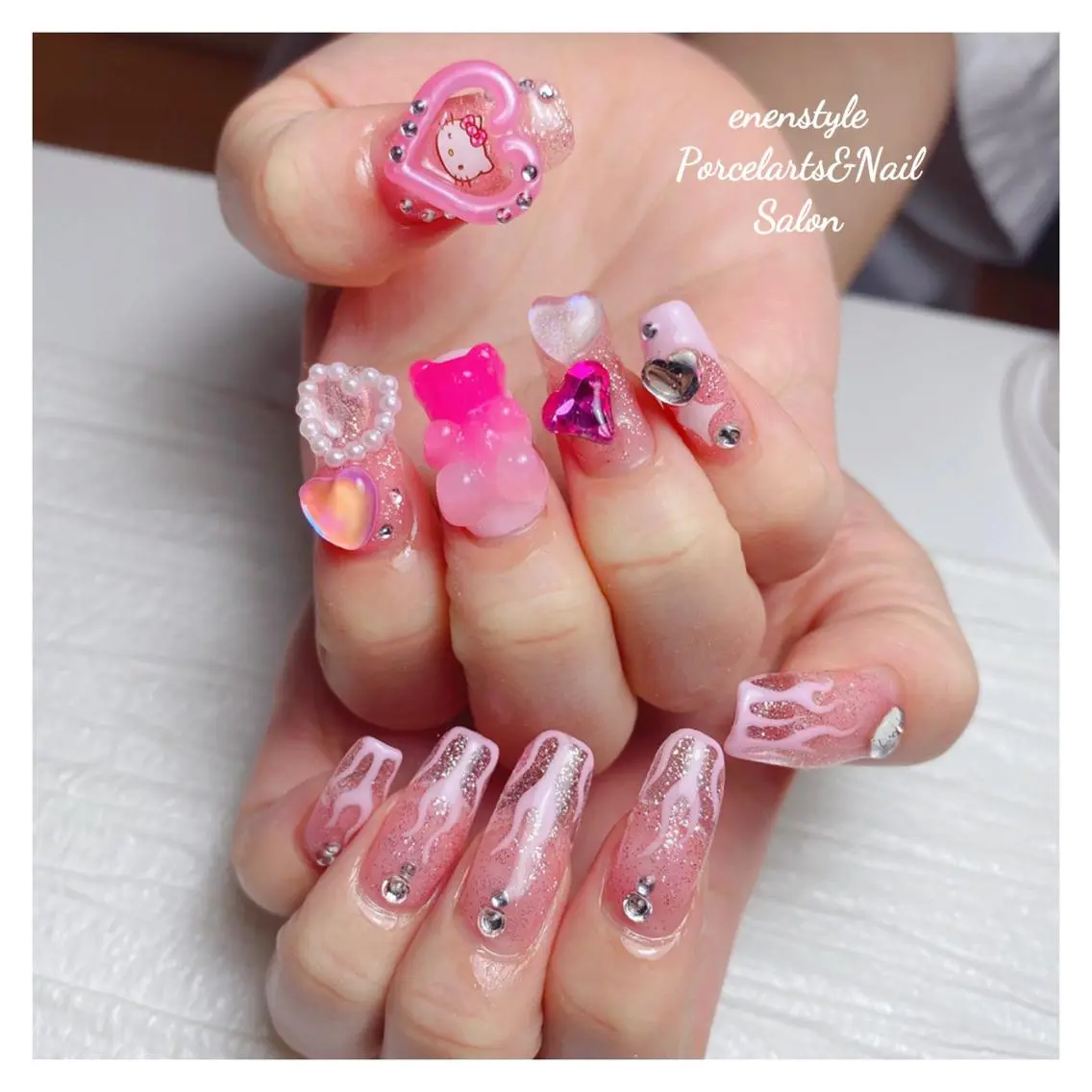 ミディアム ネイル 🐾enen style 🐾のネイルデザイン