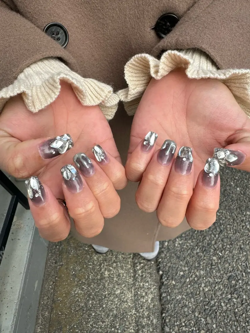 ネイル LAVISH 大和店 emi･:*+のネイルデザイン