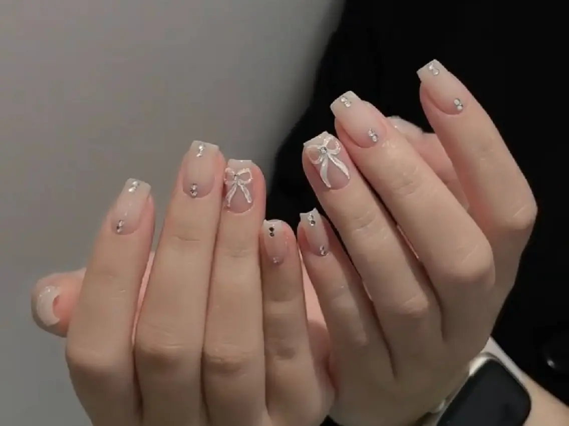ネイル クリアネイル フラッシュネイル フットネイル フレンチネイル ジェルネイル ハンドネイル UM Nail Salonのネイルデザイン