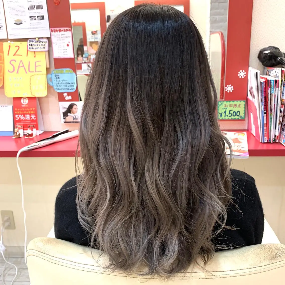 ロング カラー グラデーションカラー シルバー 櫻井 なんなのヘアスタイル