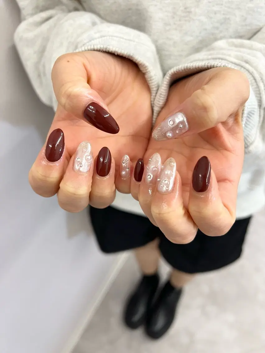 ネイル オーロラネイル ボルドー フレンチネイル ジェルネイル マグネットネイル ハンドネイル ハンドケア Bana_ Nailのネイルデザイン
