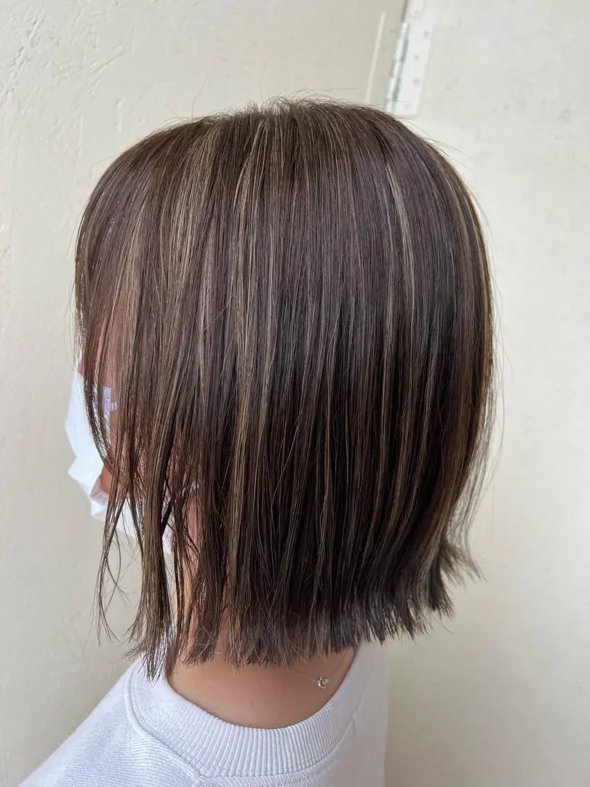 カット+ハイライト+艶カラーの写真