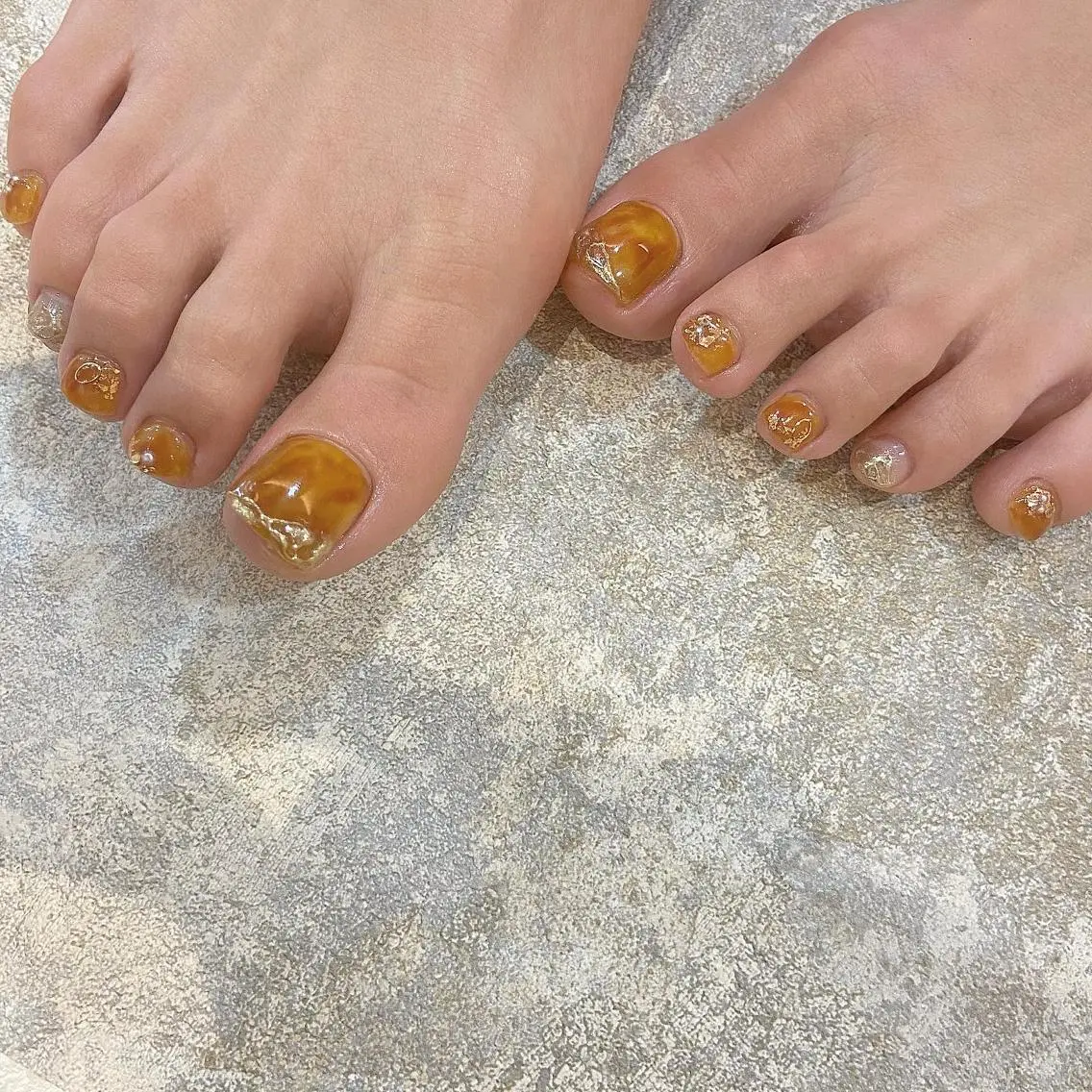 ネイル べっ甲ネイル . .のネイルデザイン