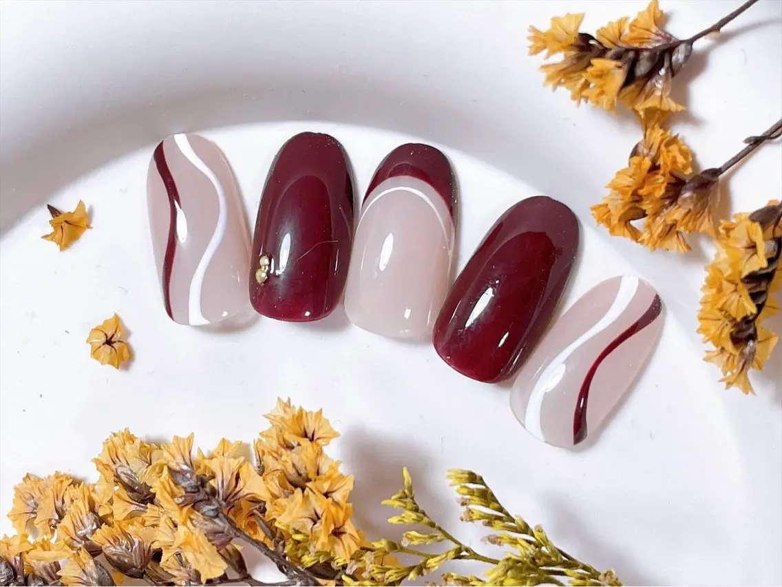 ネイル オーロラネイル ボルドー ブラウン フットネイル フレンチネイル ハンドネイル kiki nail たまプラーザのネイルデザイン