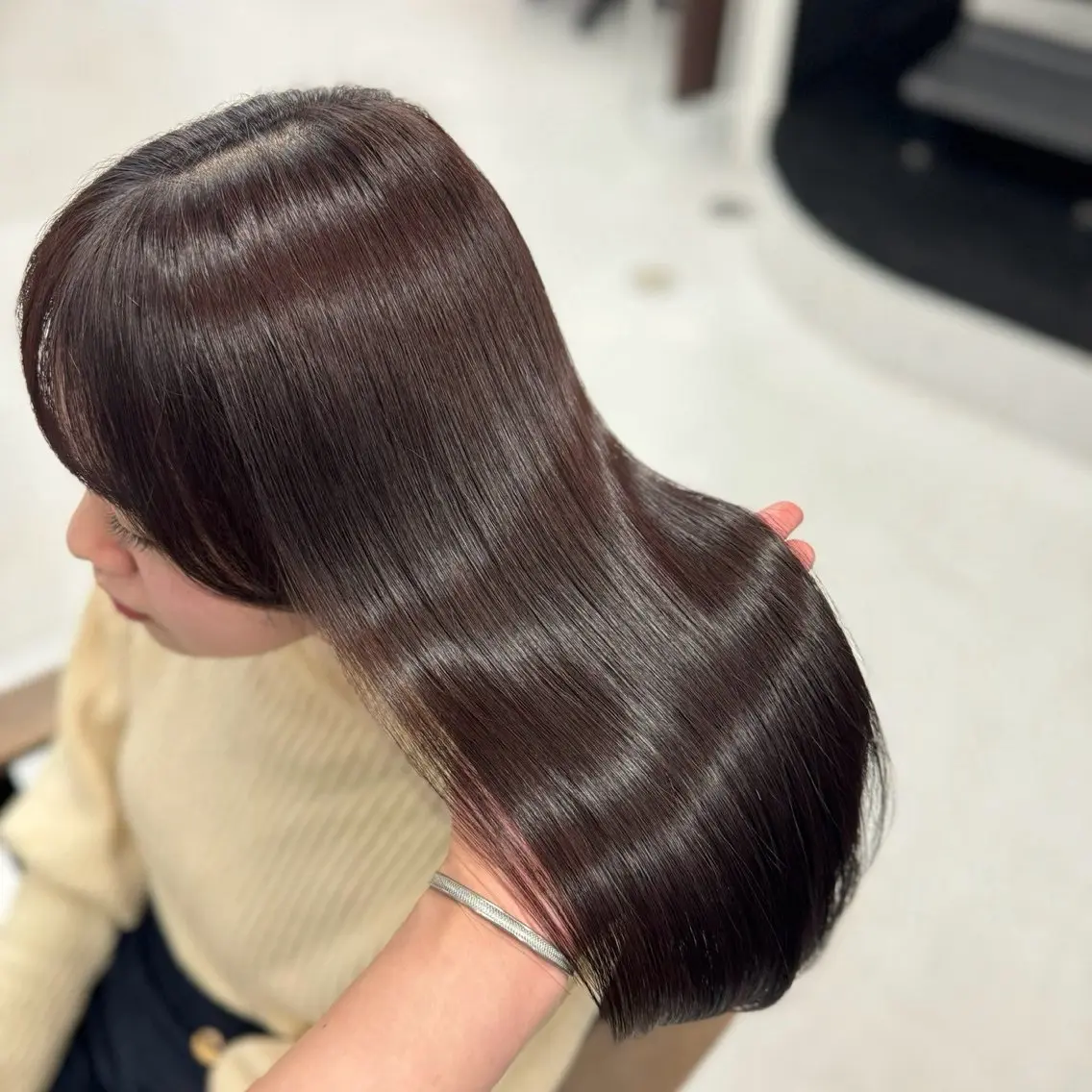 ロング カラー 坂本 小春のヘアスタイル