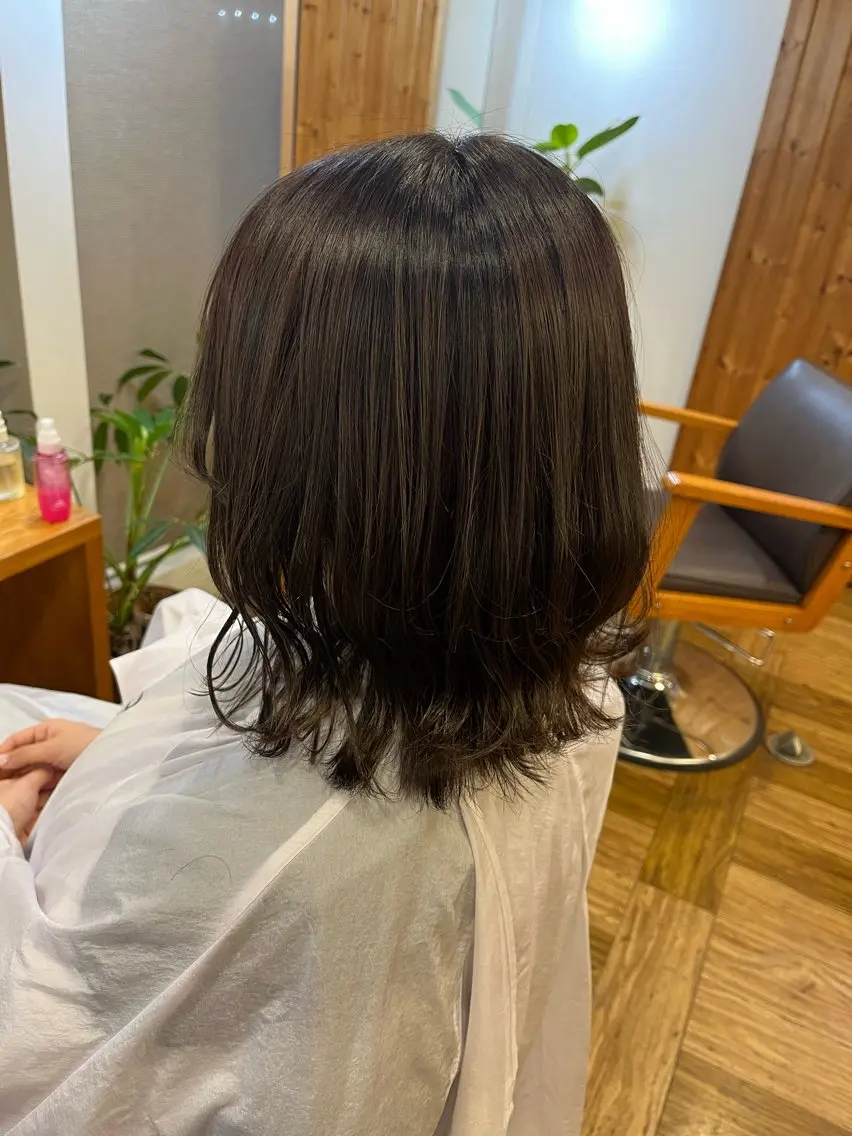 ミディアム レイヤーカット 外ハネヘア 田中 結月のヘアスタイル