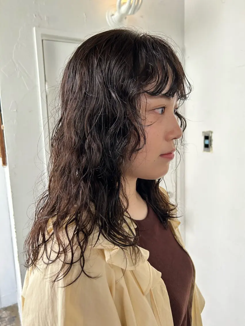 ロング カラー パーマ ブラウンカラー オリーブブラウン 顔まわりレイヤー 顔周りカット レイヤーカット カット ヘアカラー パーマ maho/垢抜け カラーパーマメイクのヘアスタイル