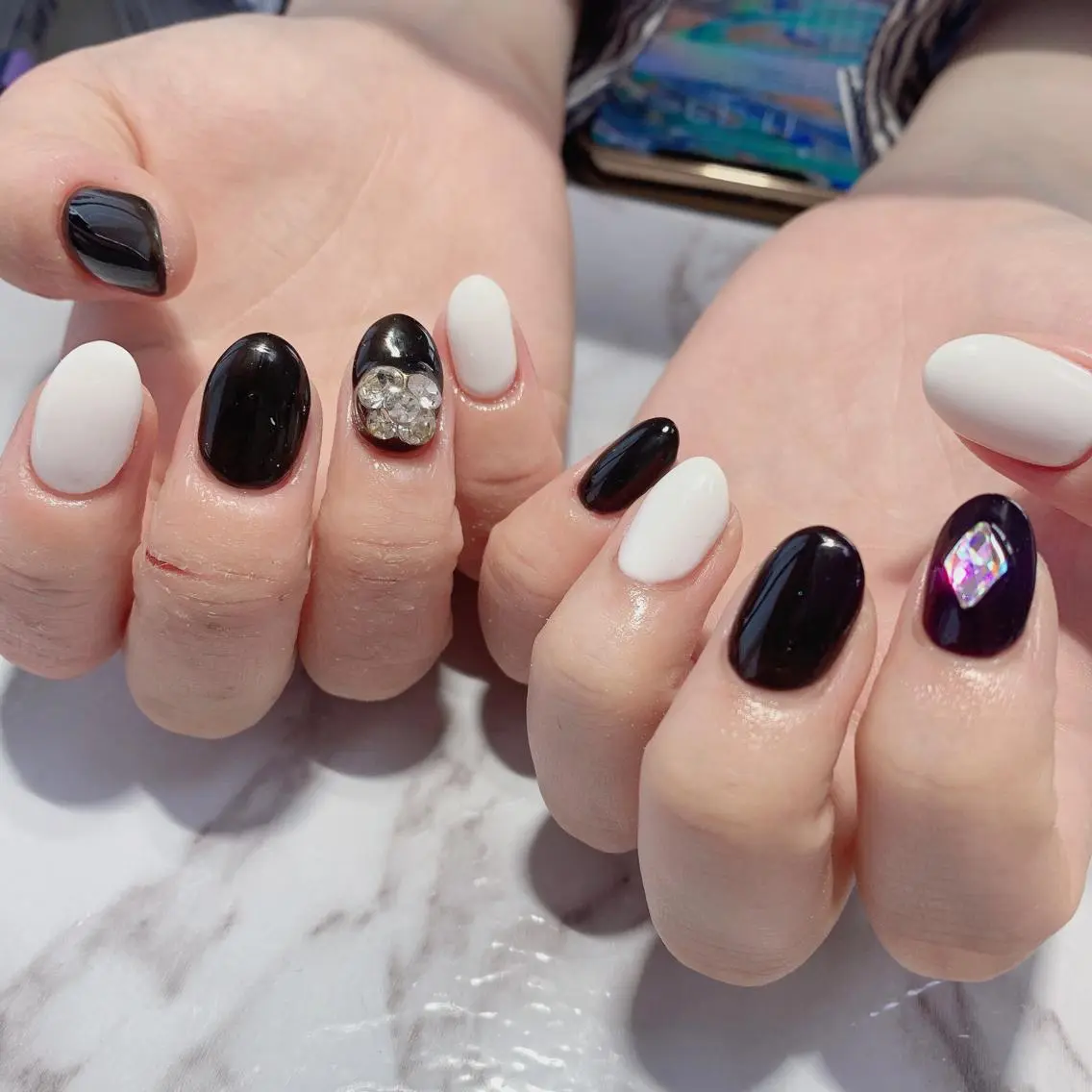 ネイル ワンカラーネイル ストーンネイル ハンドネイル Ally's Nailのネイルデザイン