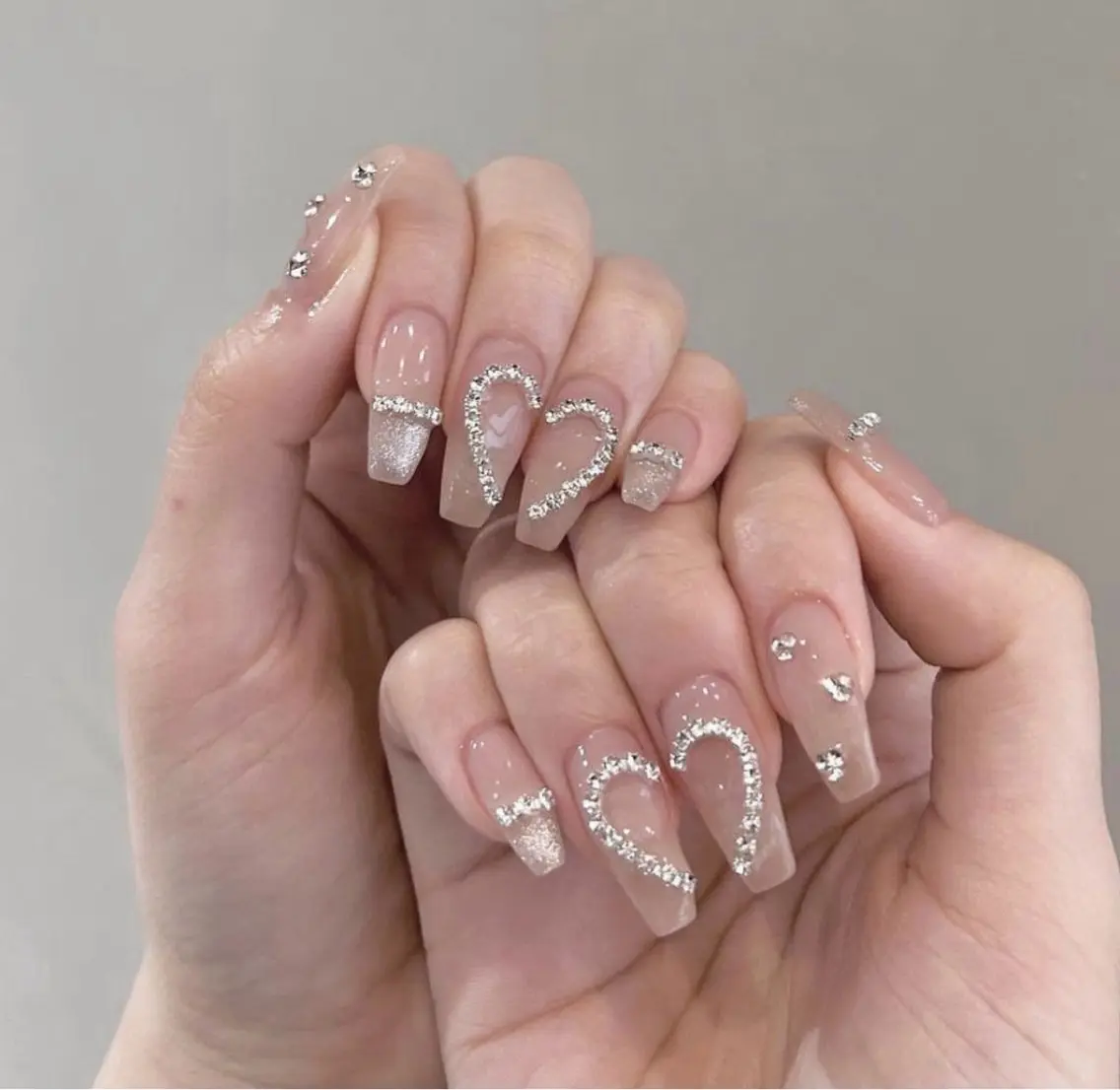 ネイル 成人式 ドット フレンチネイル ジェルネイル ガラスフレンチ ハンドネイル Queeens nailのネイルデザイン