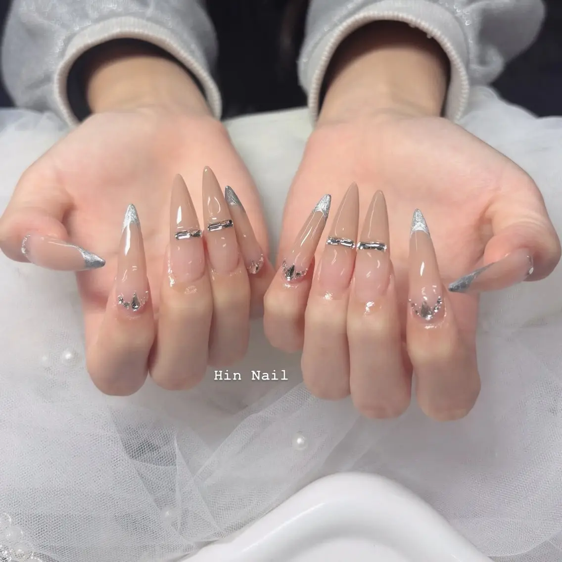 ネイル チークネイル ドット フットネイル フレンチネイル グラデーション ハンドネイル HIN NAILのネイルデザイン