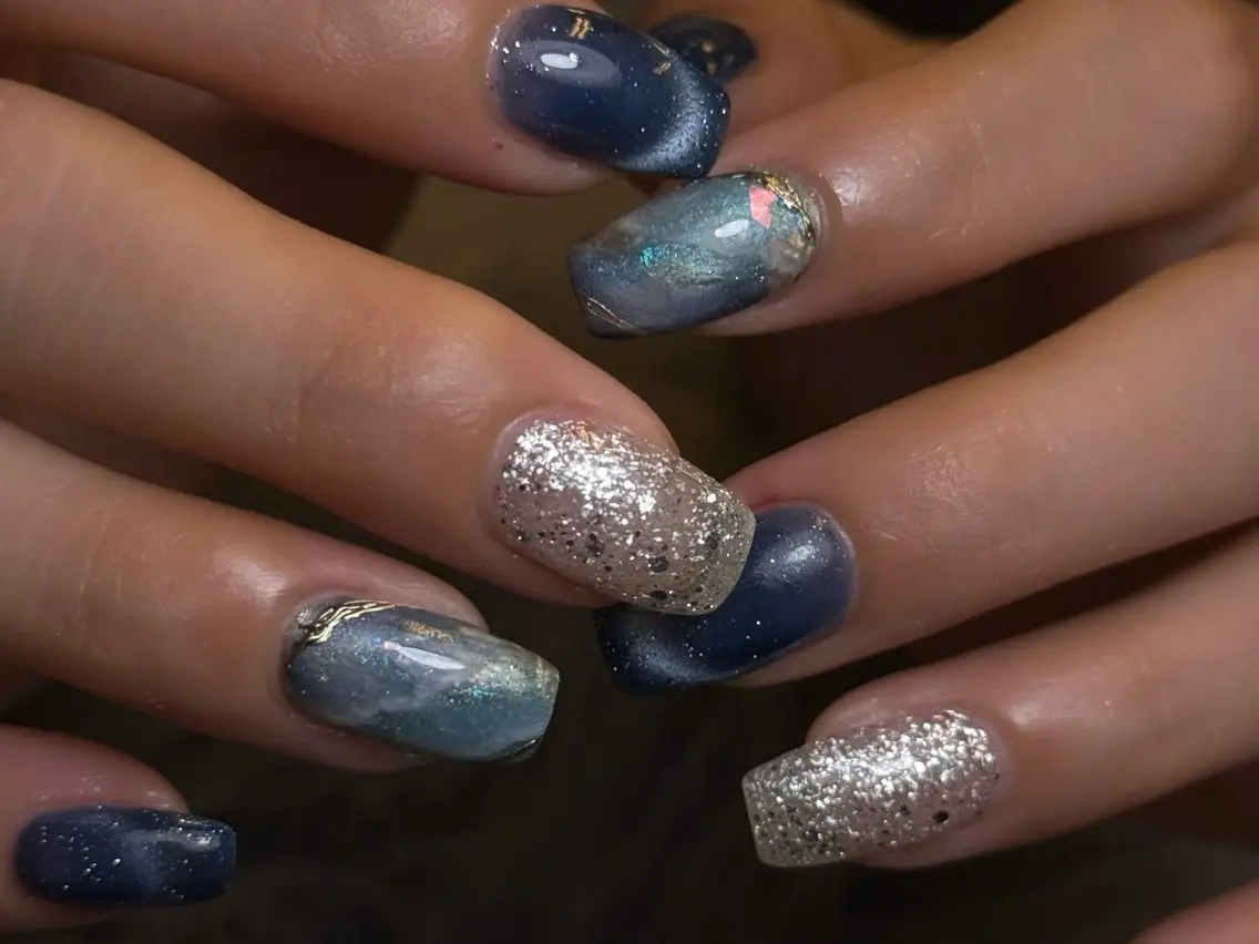 ネイル ブルー マグネットネイル ニュアンスネイル 夏ネイル ハンドネイル nail salon h🎀小夏のネイルデザイン