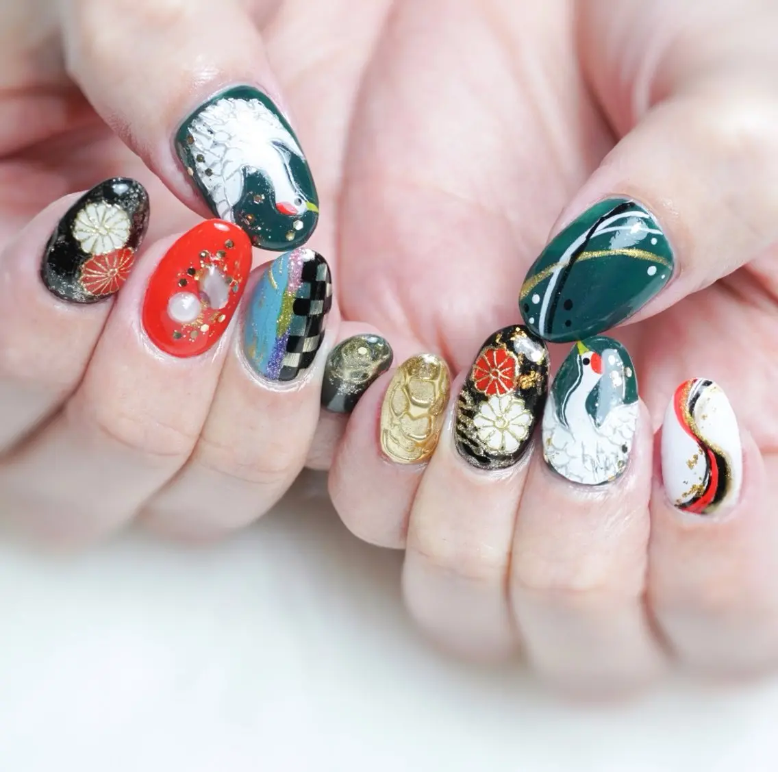 ミディアム ハンドネイル Re nailのネイルデザイン