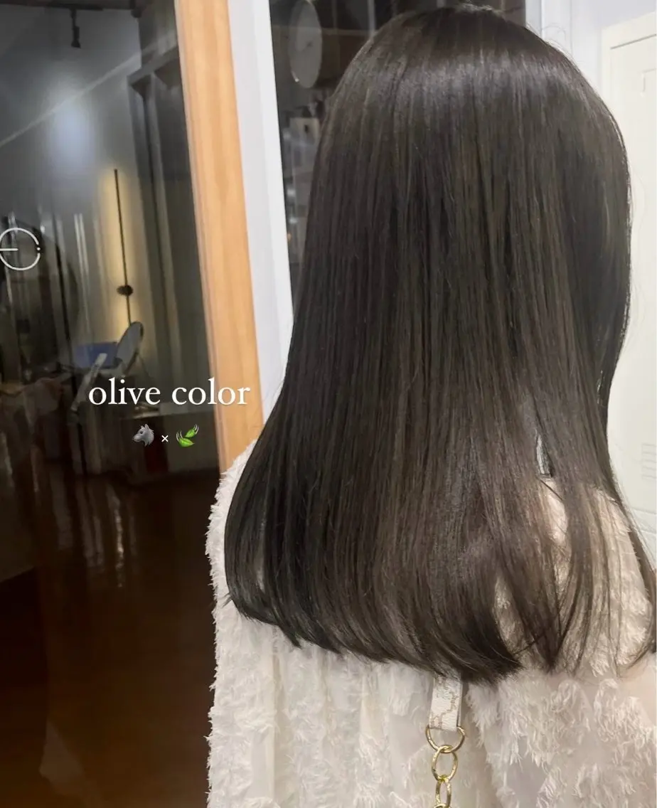ロング ヘアカラー トリートメント ブリーチなしカラー /ベージュカラーのヘアスタイル