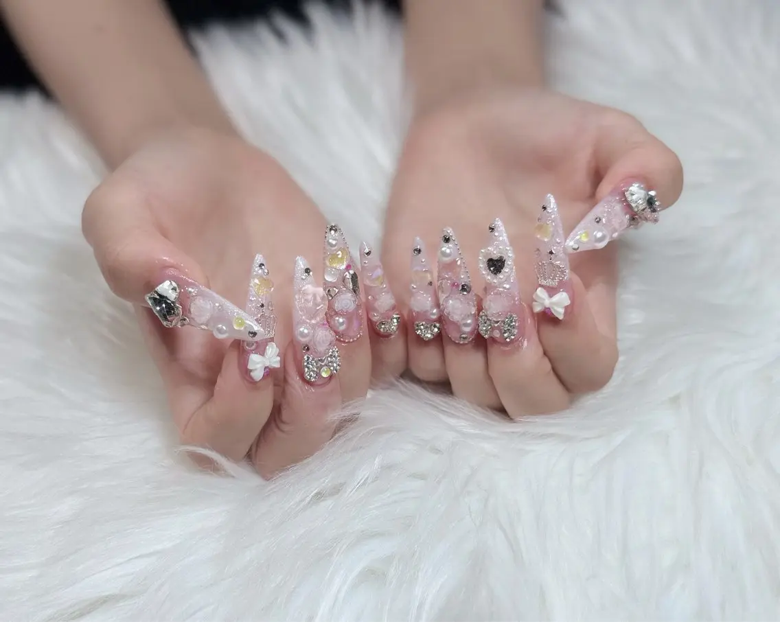 ネイル アートネイル オーロラネイル ジェルネイル 韓国ネイル ロングネイル ハンドネイル Nichi Nailsのネイルデザイン