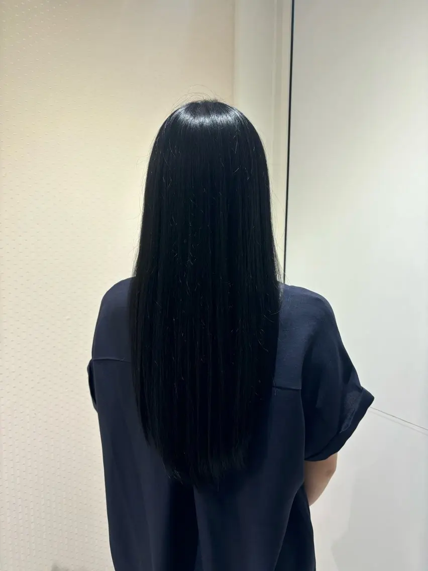 カラー 黒髪 ブルーカラー ブルーブラック ブラウンカラー ヘアカラー 間島 叶のヘアスタイル