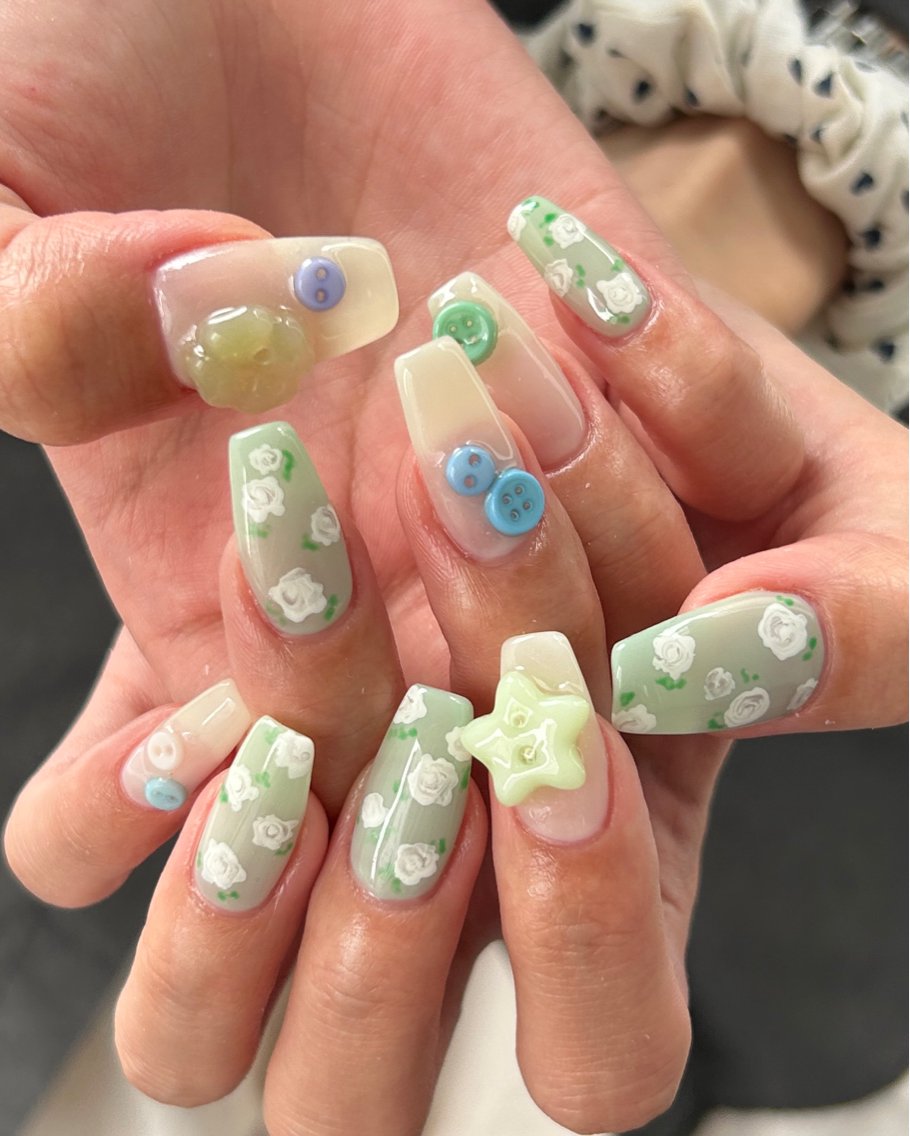 ネイル フラワーネイル ガーリー ハンドネイル ULL kuuのネイルデザイン