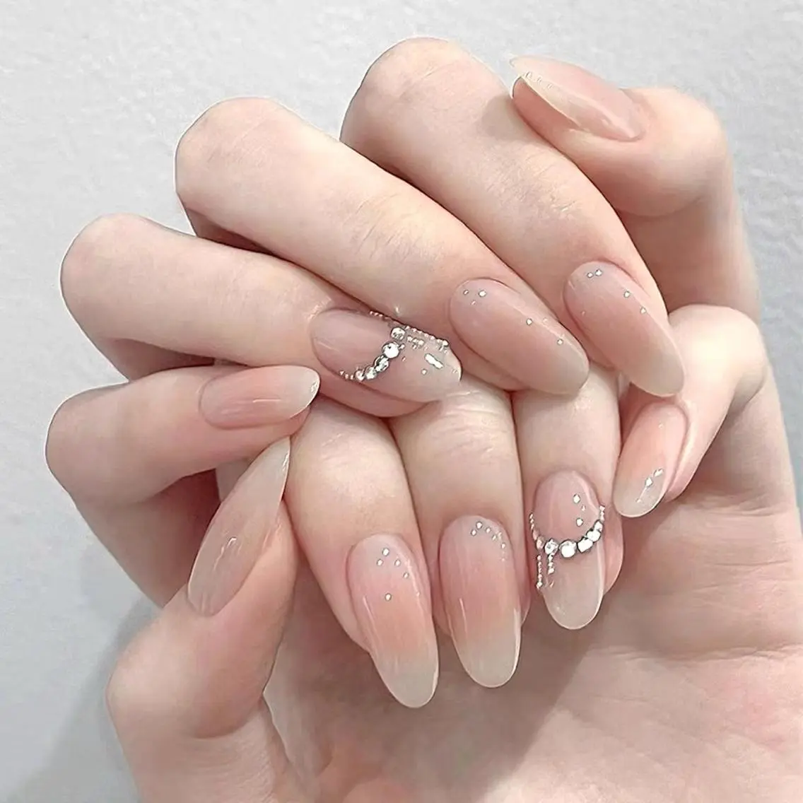 マツエク・マツパ ハンドネイル エリ🫧 nail池袋東口のネイルデザイン