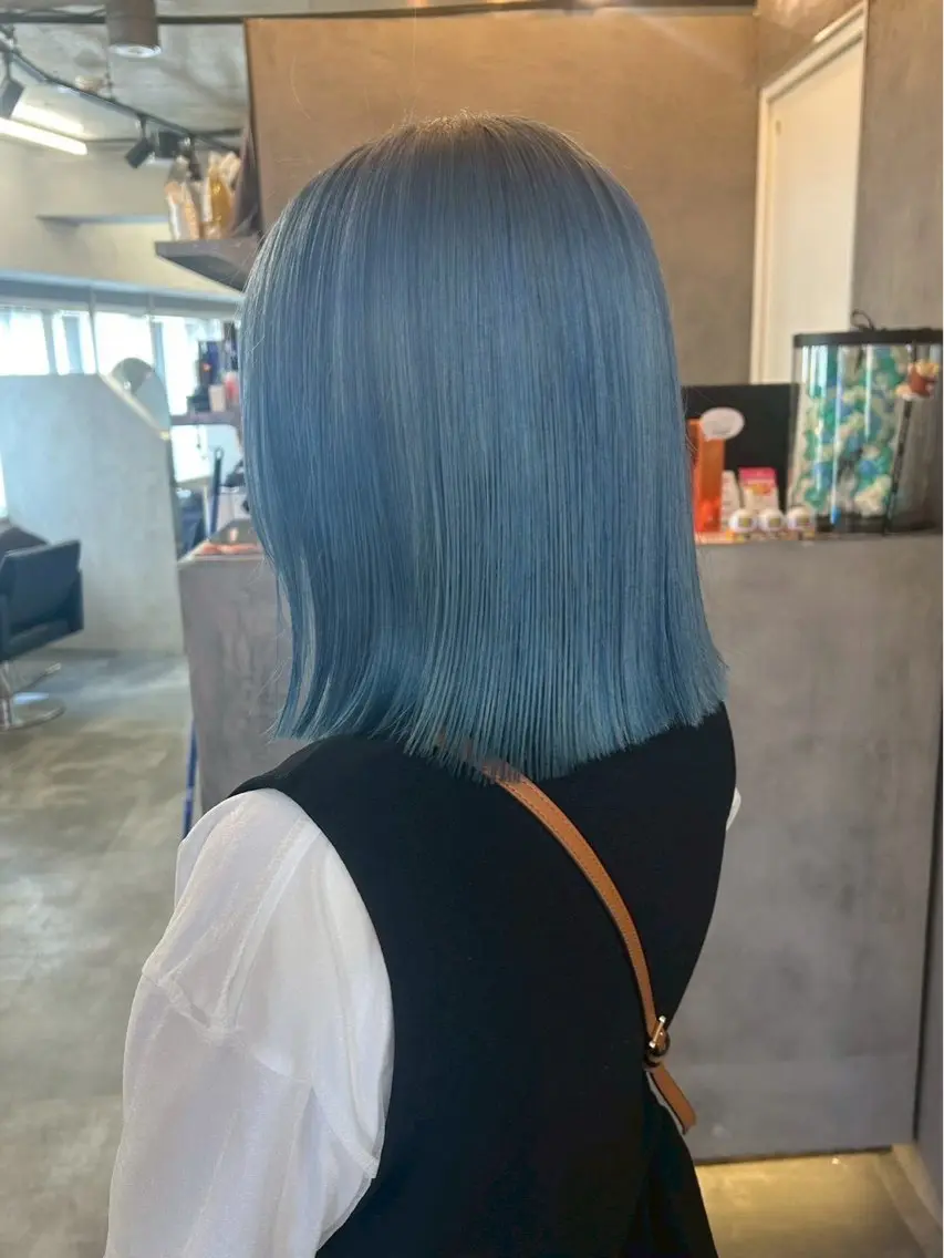 カラー 山口 なおのヘアスタイル