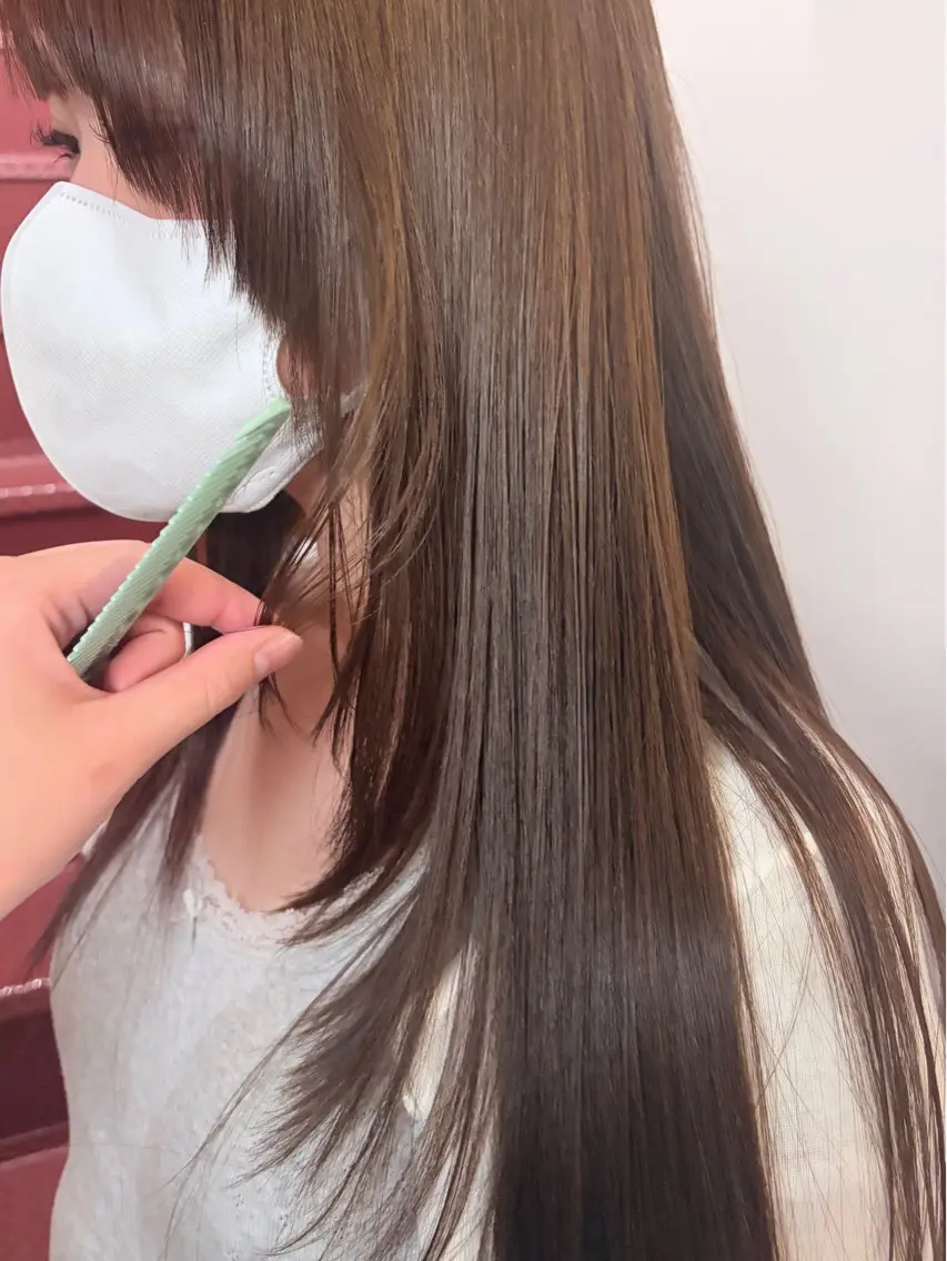 ロング カラー ブリーチ ブラウンカラー グレージュ ブリーチなしカラー ヘアカラー HIBIKI / 透明感カラーのヘアスタイル