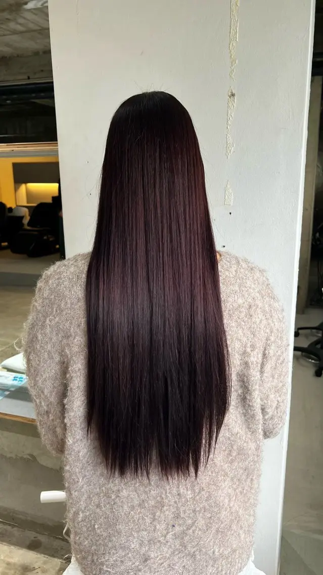 ロング ヘアカラー 夏見 柚羽のヘアスタイル