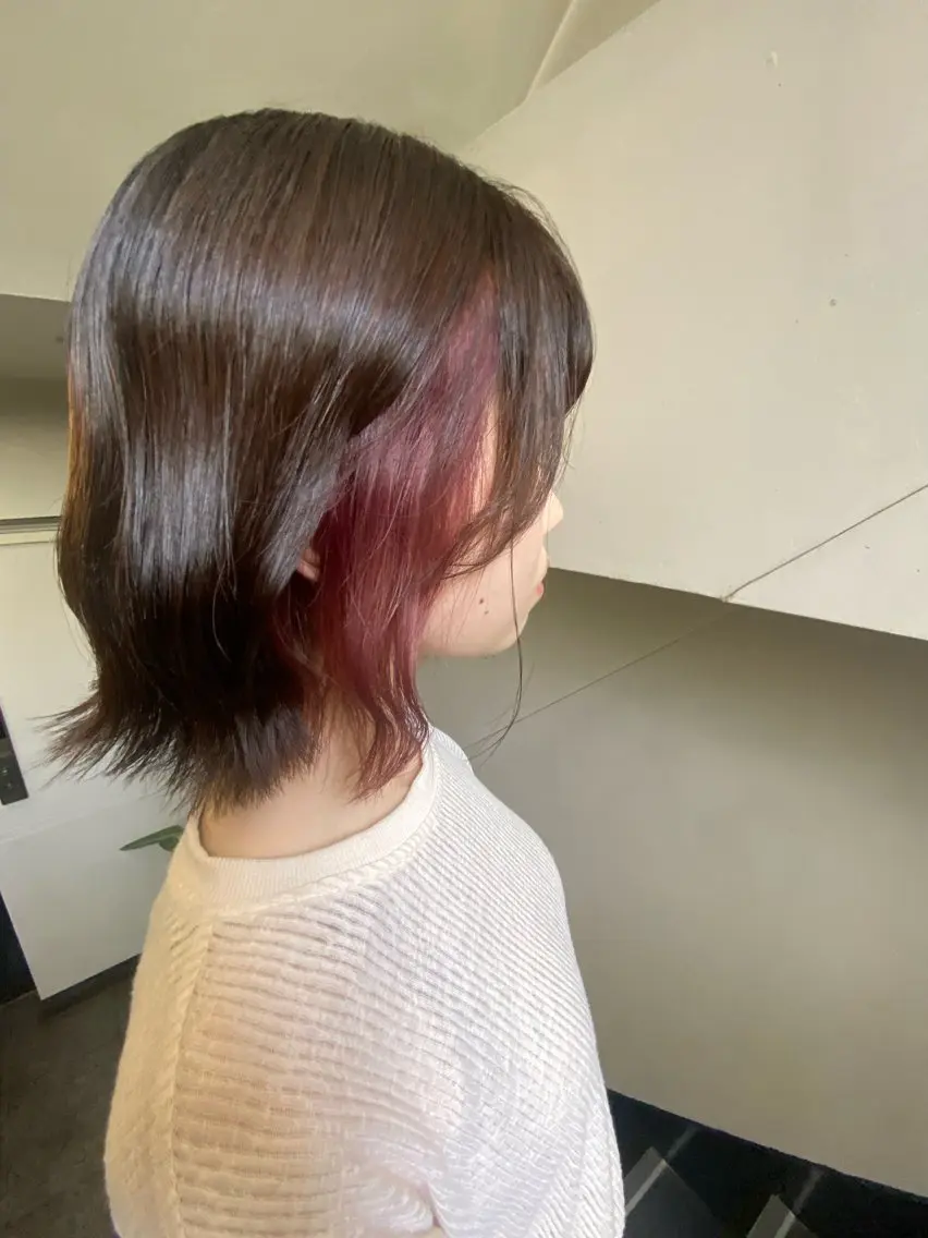 カラー インナーカラー ピンクカラー 黒木 千晴のヘアスタイル