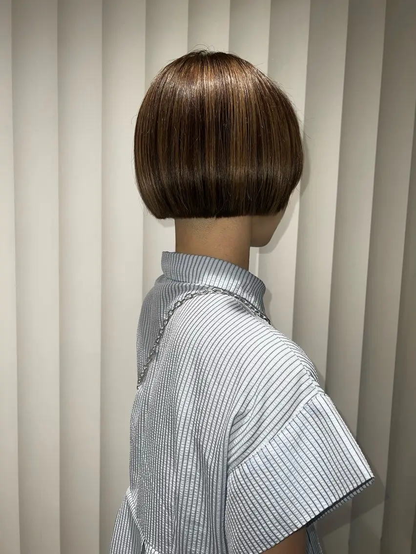 ショート ボブ カット 山本 麗のヘアスタイル