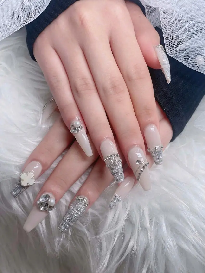 ネイル オーロラネイル フレンチネイル ジェルネイル ハロウィン キラキラネイル ハンドネイル H.baby Nail Salonのネイルデザイン