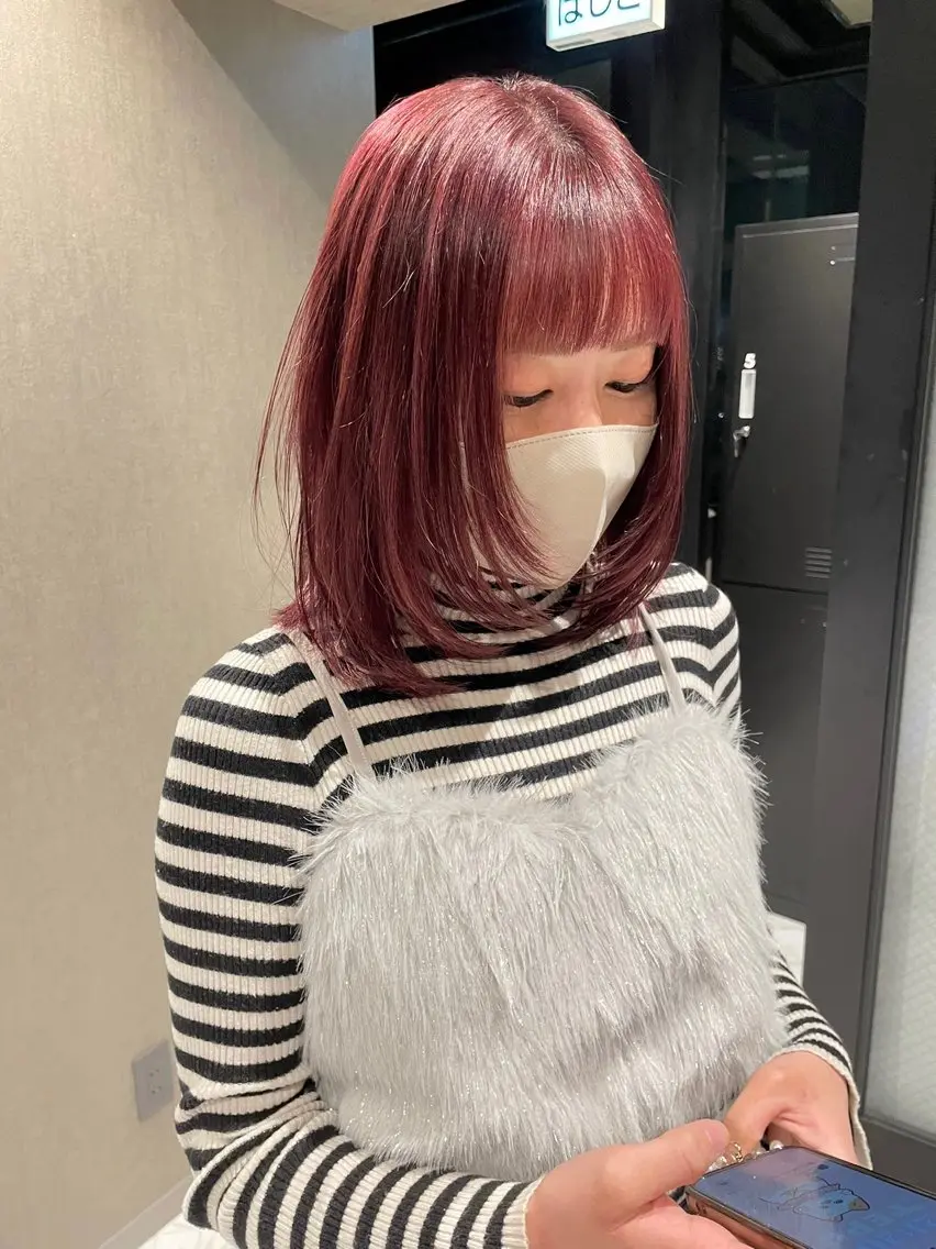 ミディアム カラー ブラウンカラー ピンクカラー レイヤーカット カット ヘアカラー トリートメント さと ちはるのヘアスタイル