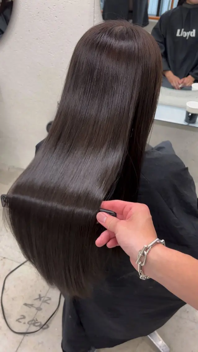 ロング カラー グレージュ ヘアカラー トリートメント ヘッドスパ ヘアセット オカベ ショウマのヘアスタイル