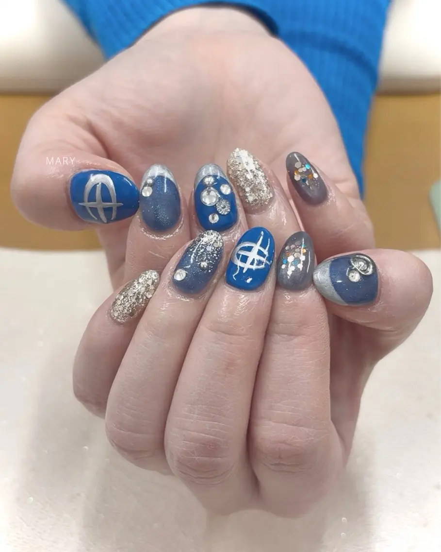 ネイル ブルー ニュアンスネイル シルバー ハンドネイル Mary nail .narumiのネイルデザイン