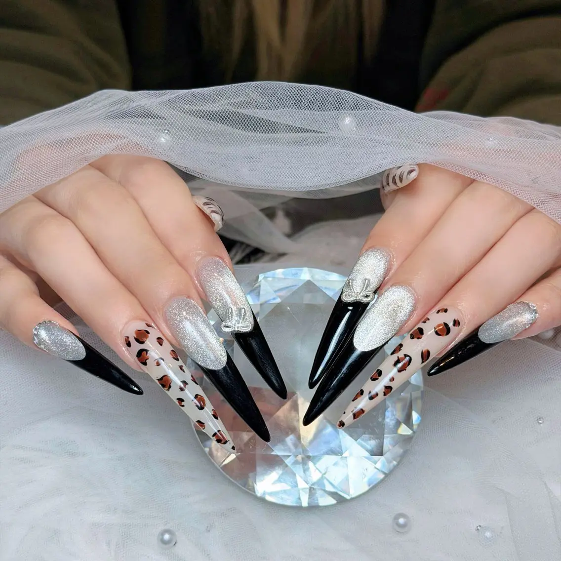 ネイル オーロラネイル ボルドー ブラウン 氷ネイル・うるうるネイル キラキラネイル ハンドネイル Julli NailStudioのネイルデザイン