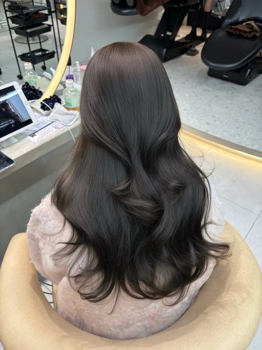 カラー りな🩰˚˖𓍢 /天神美容師のヘアスタイル