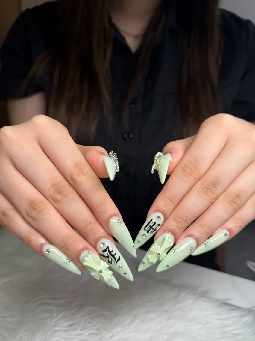 ネイル チークネイル フレンチネイル キラキラネイル 韓国ネイル マグネットネイル ハンドネイル Sakura h.babynailのネイルデザイン