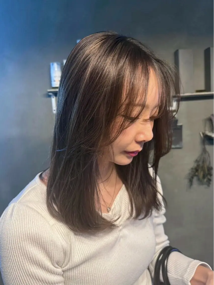 ミディアム ハイライト ヘアカラー 佐伯 桃のヘアスタイル