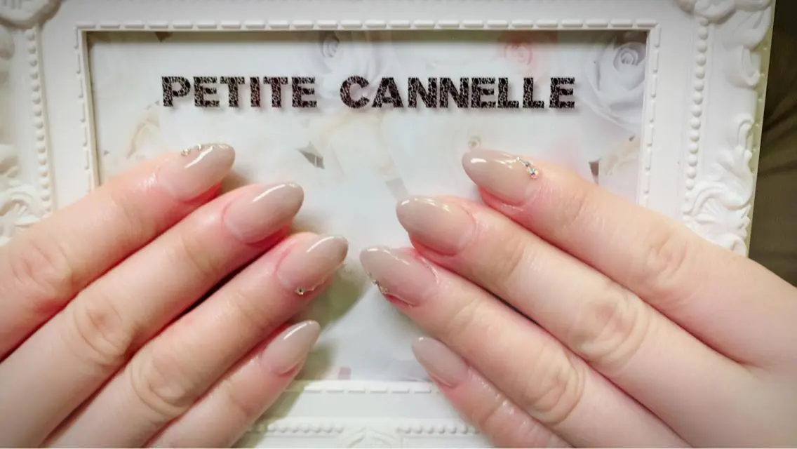 ミディアム ネイル グラデーション 春ネイル Petite Cannelleのネイルデザイン